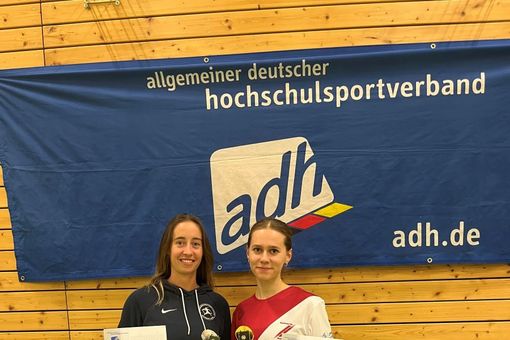 DHM Karate 2024, Siegerbild mit zwei Frauen 